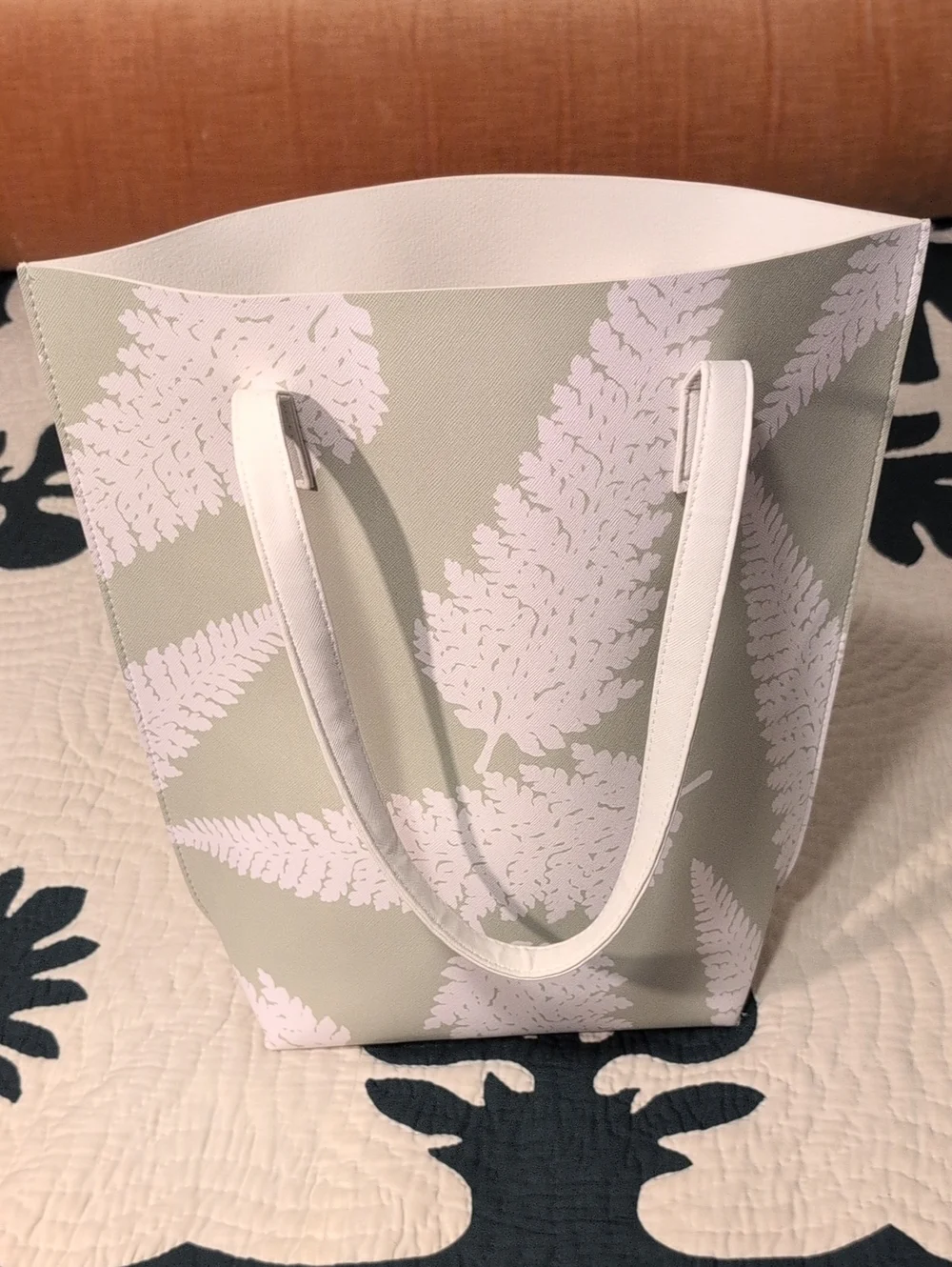 New Manaola Palapalai Tote, Long Zip Pouch And Lei Bag (3 Pcs Set )